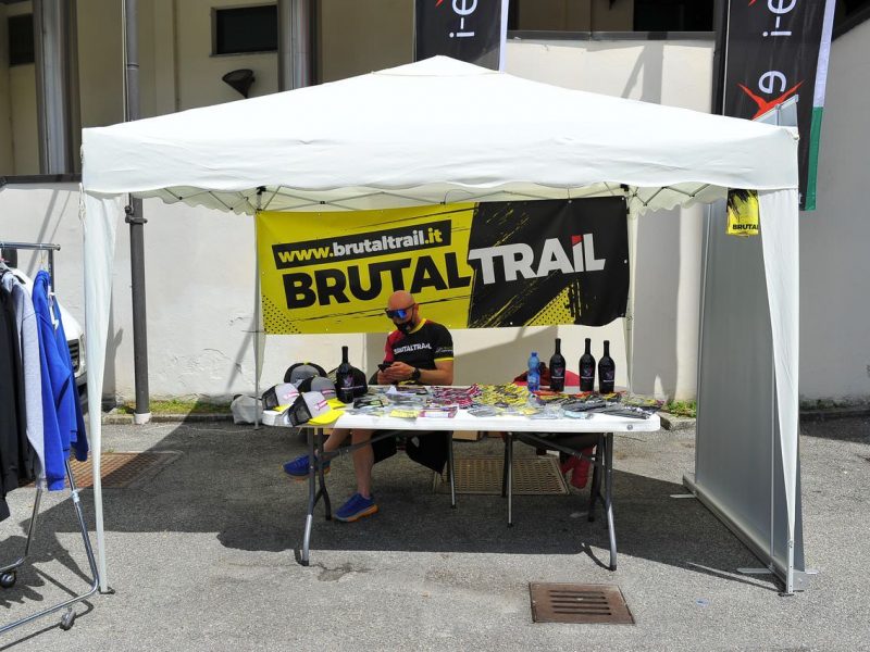 Palazzo e contorno (Mottyno 2021) 1