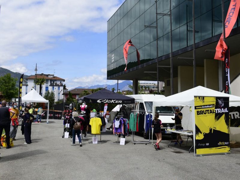 Palazzo e contorno (Mottyno 2021) 1